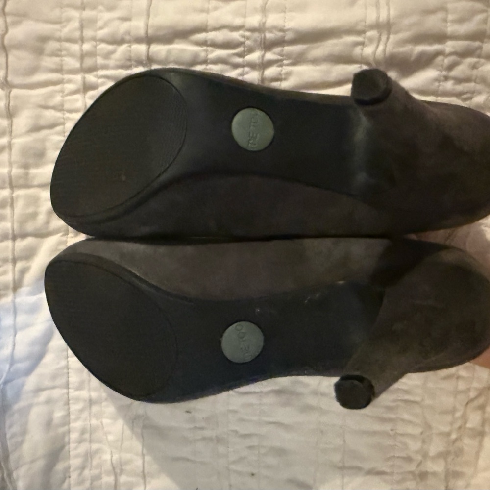 Me Too Black Heels with Smooth Soles